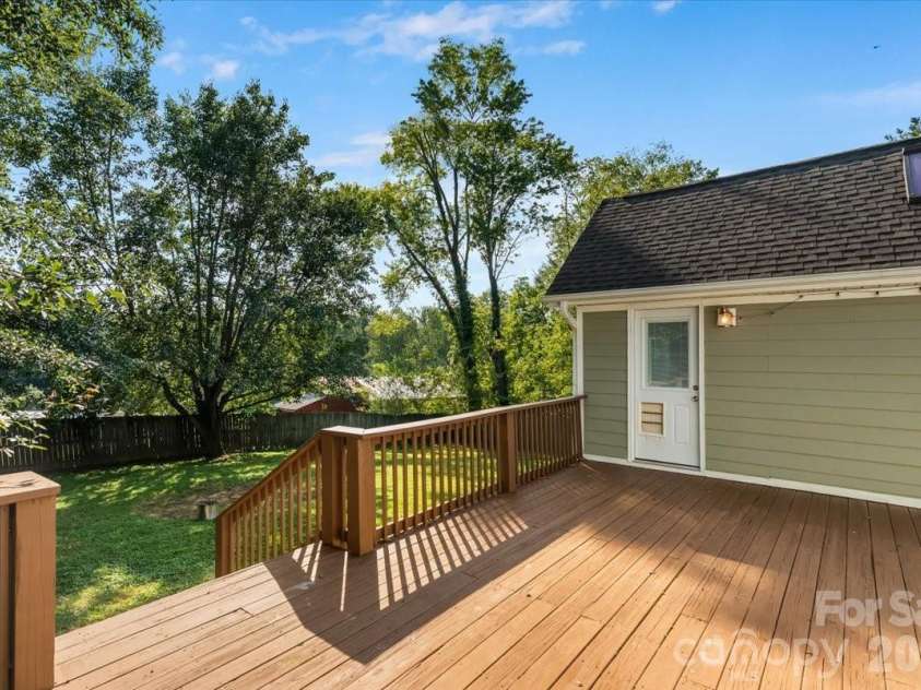 94 Pressley Avenue, Brevard, NC 28712.  MLS# CAR4418924, YatesRealty ID 52476. 