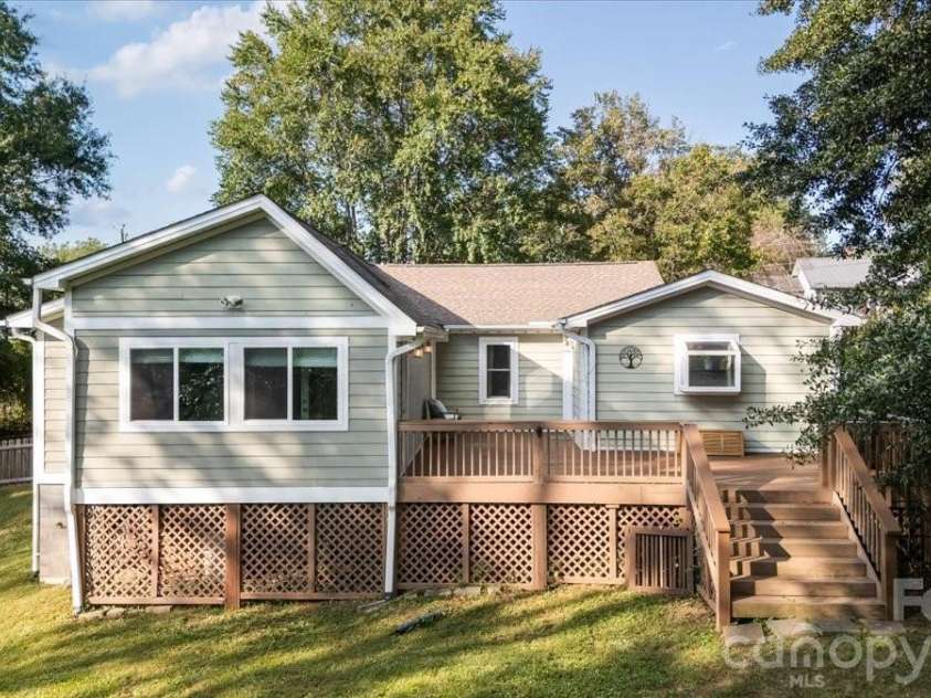 94 Pressley Avenue, Brevard, NC 28712.  MLS# CAR4418924, YatesRealty ID 52476. 