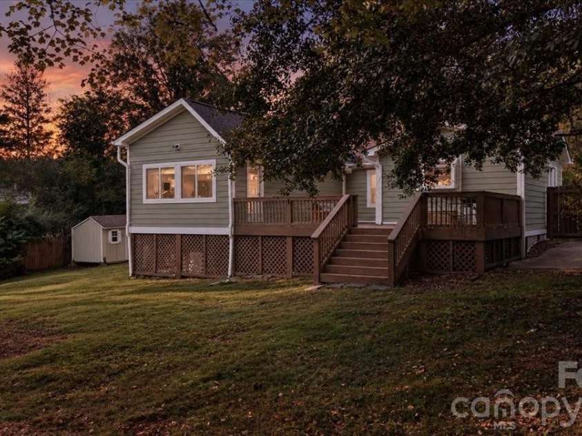 94 Pressley Avenue, Brevard, NC 28712.  MLS# CAR4418924, YatesRealty ID 52476. 