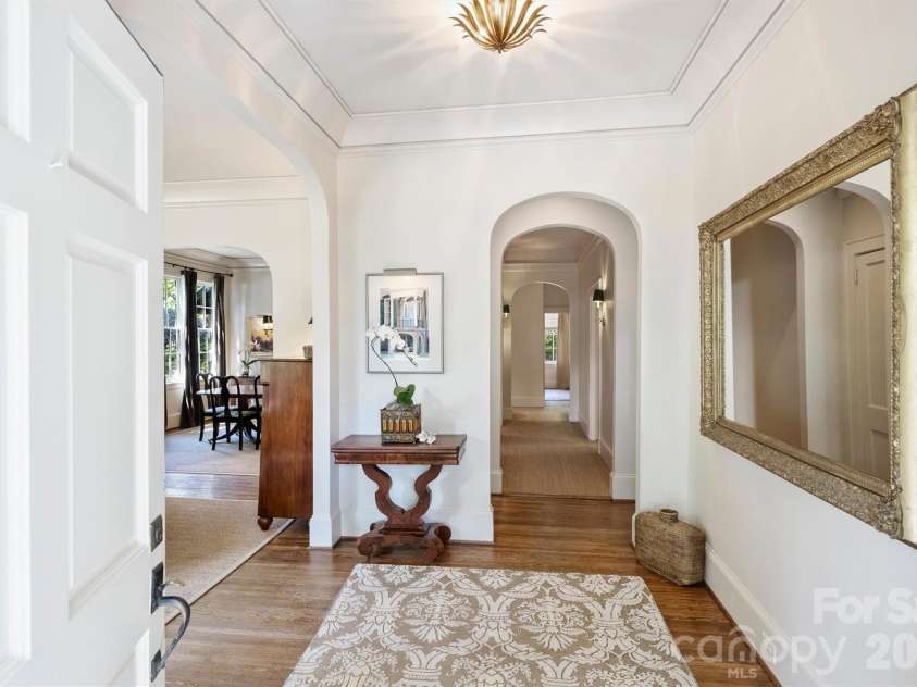 1820 Dilworth Road, Charlotte, NC 28203.  MLS# CAR4417489, YatesRealty ID 52477. 