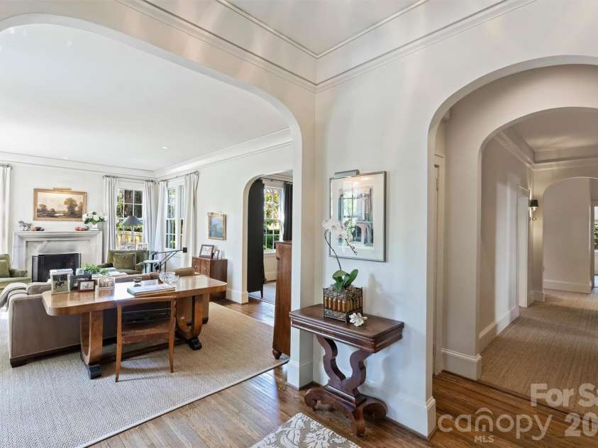 1820 Dilworth Road, Charlotte, NC 28203.  MLS# CAR4417489, YatesRealty ID 52477. 