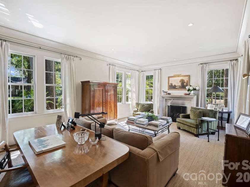 1820 Dilworth Road, Charlotte, NC 28203.  MLS# CAR4417489, YatesRealty ID 52477. 