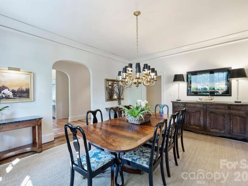 1820 Dilworth Road, Charlotte, NC 28203.  MLS# CAR4417489, YatesRealty ID 52477. 