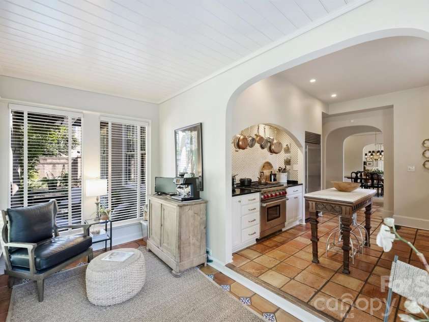 1820 Dilworth Road, Charlotte, NC 28203.  MLS# CAR4417489, YatesRealty ID 52477. 