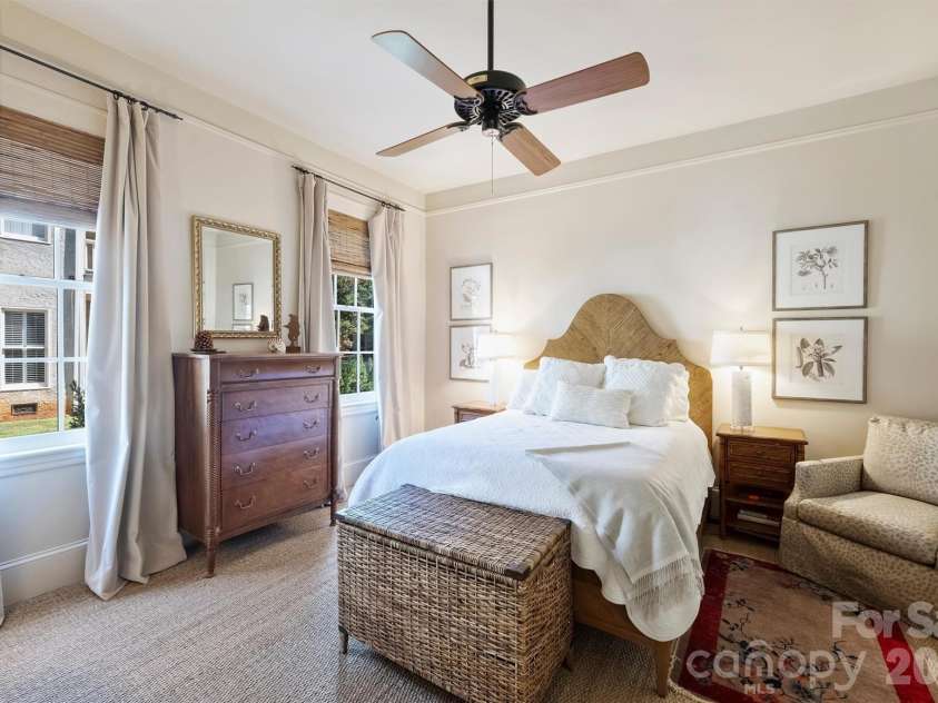 1820 Dilworth Road, Charlotte, NC 28203.  MLS# CAR4417489, YatesRealty ID 52477. 
