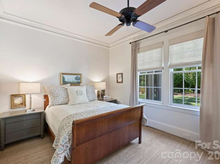 1820 Dilworth Road, Charlotte, NC 28203.  MLS# CAR4417489, YatesRealty ID 52477. 
