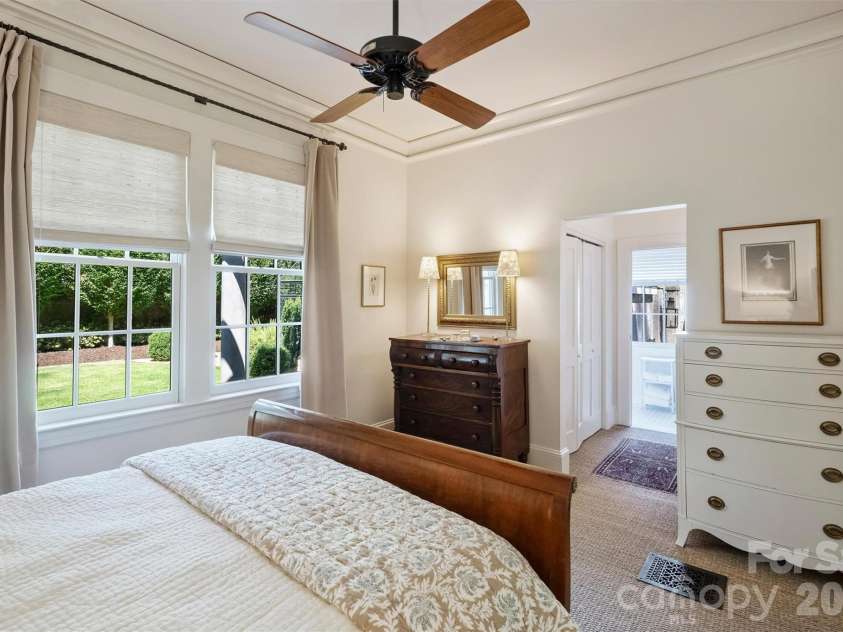 1820 Dilworth Road, Charlotte, NC 28203.  MLS# CAR4417489, YatesRealty ID 52477. 