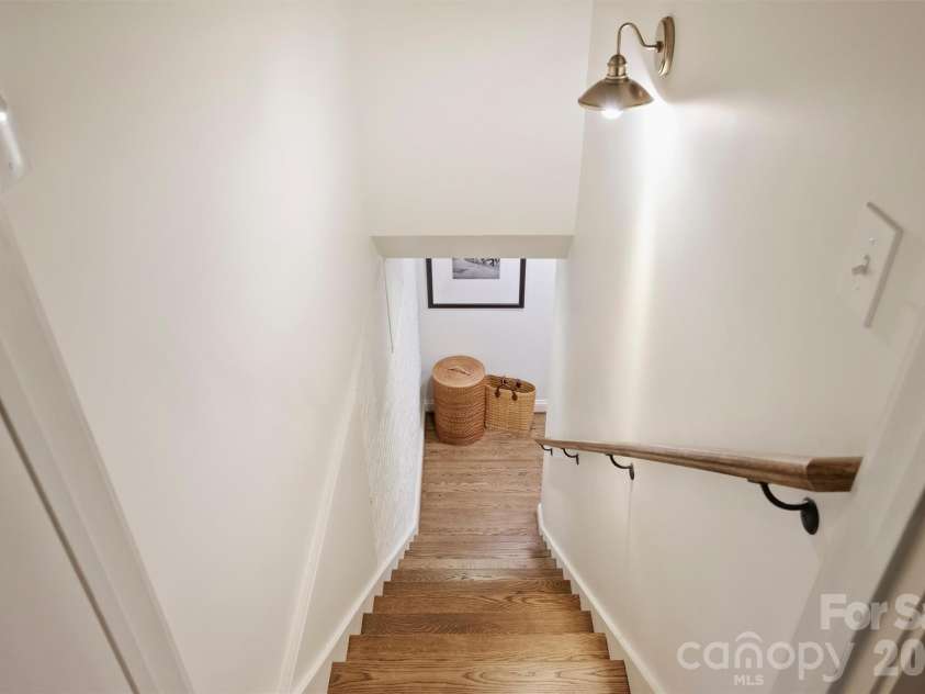 1820 Dilworth Road, Charlotte, NC 28203.  MLS# CAR4417489, YatesRealty ID 52477. 
