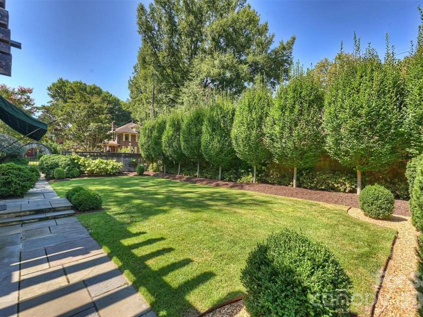 1820 Dilworth Road, Charlotte, NC 28203.  MLS# CAR4417489, YatesRealty ID 52477. 