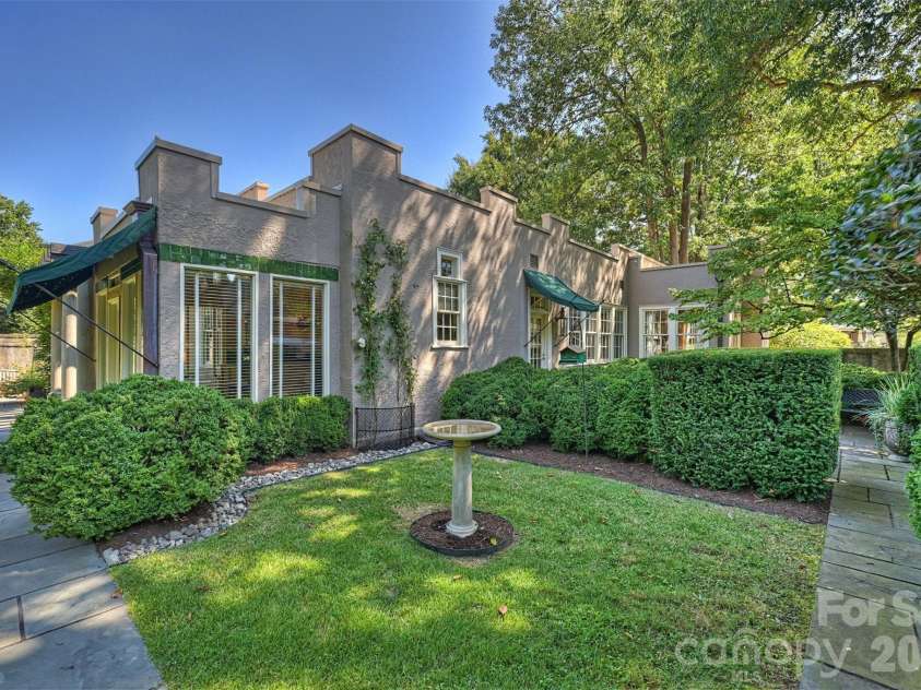1820 Dilworth Road, Charlotte, NC 28203.  MLS# CAR4417489, YatesRealty ID 52477. 
