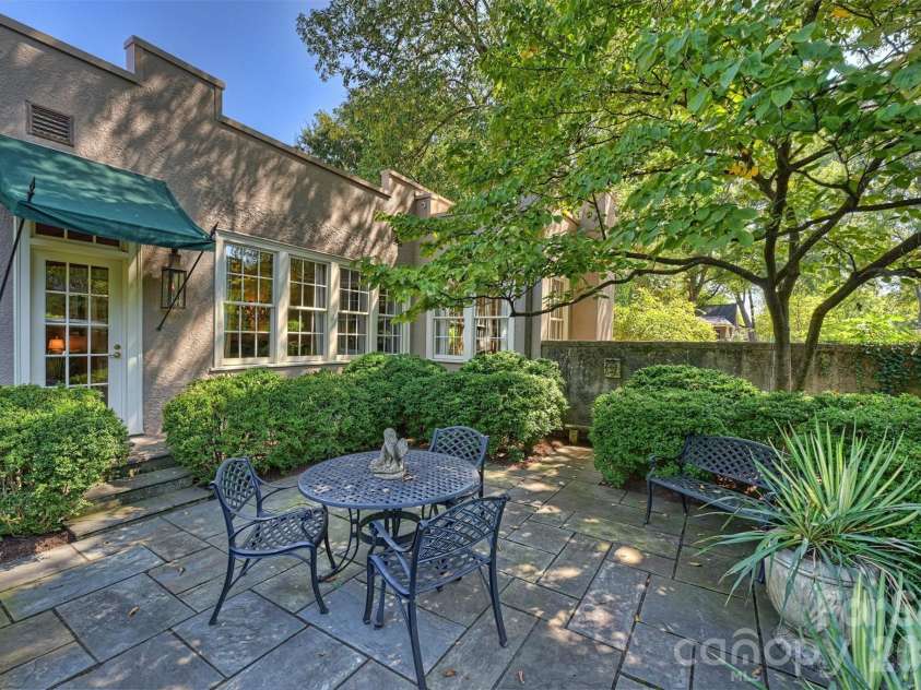 1820 Dilworth Road, Charlotte, NC 28203.  MLS# CAR4417489, YatesRealty ID 52477. 