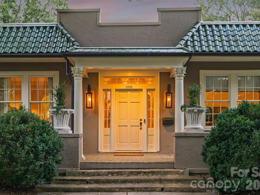 1820 Dilworth Road, Charlotte, NC 28203.  MLS# CAR4417489, YatesRealty ID 52477. 