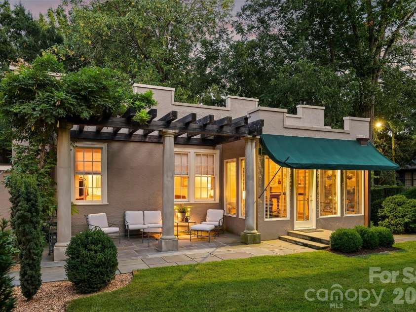 1820 Dilworth Road, Charlotte, NC 28203.  MLS# CAR4417489, YatesRealty ID 52477. 