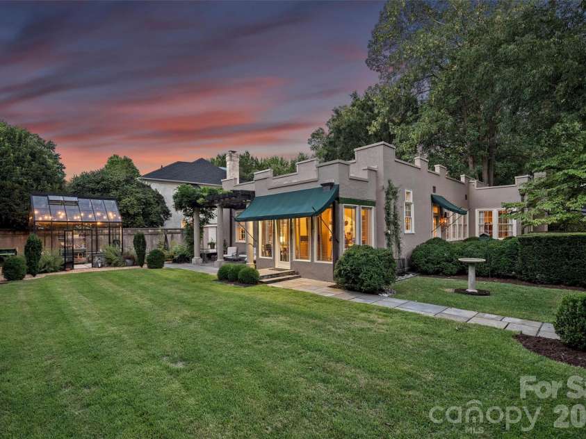 1820 Dilworth Road, Charlotte, NC 28203.  MLS# CAR4417489, YatesRealty ID 52477. 