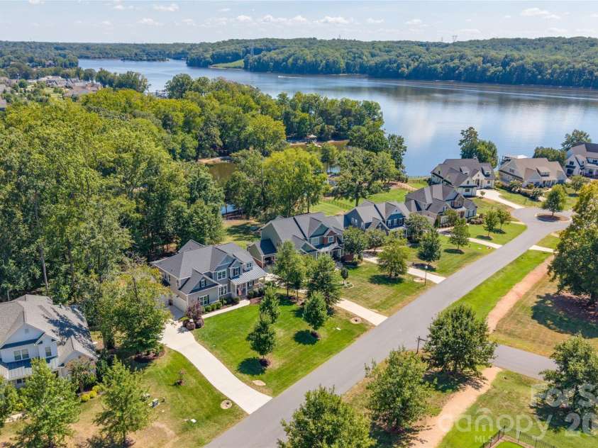 229 South Shore Drive, Belmont, NC 28012.  MLS# CAR4414792, YatesRealty ID 52478. 