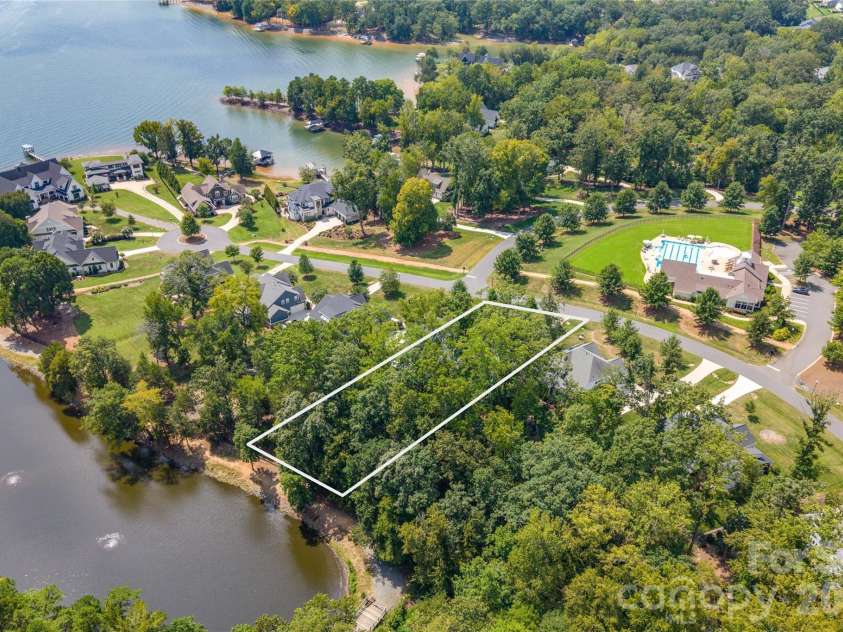 229 South Shore Drive, Belmont, NC 28012.  MLS# CAR4414792, YatesRealty ID 52478. 