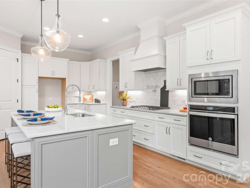 229 South Shore Drive, Belmont, NC 28012.  MLS# CAR4414792, YatesRealty ID 52478. 