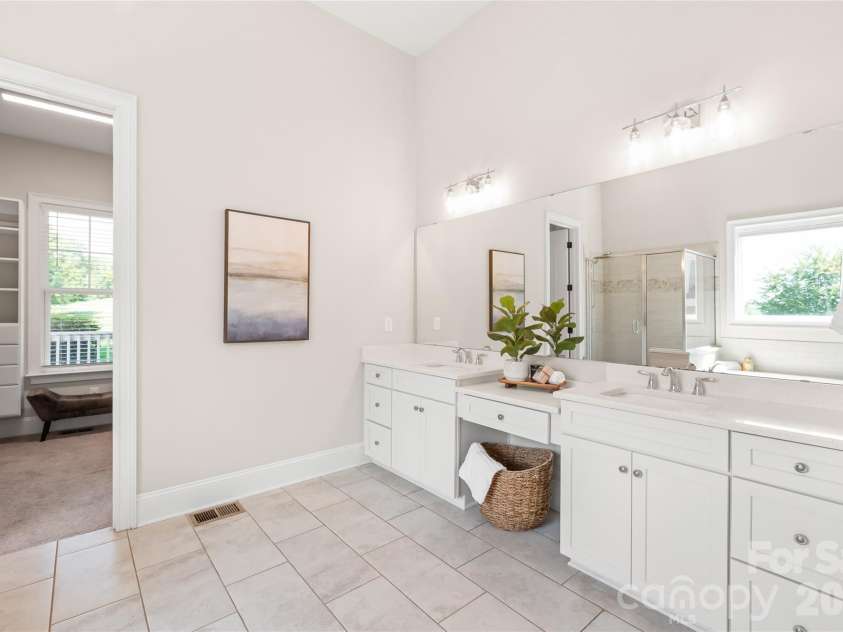 229 South Shore Drive, Belmont, NC 28012.  MLS# CAR4414792, YatesRealty ID 52478. 