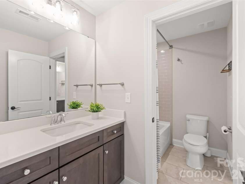 229 South Shore Drive, Belmont, NC 28012.  MLS# CAR4414792, YatesRealty ID 52478. 