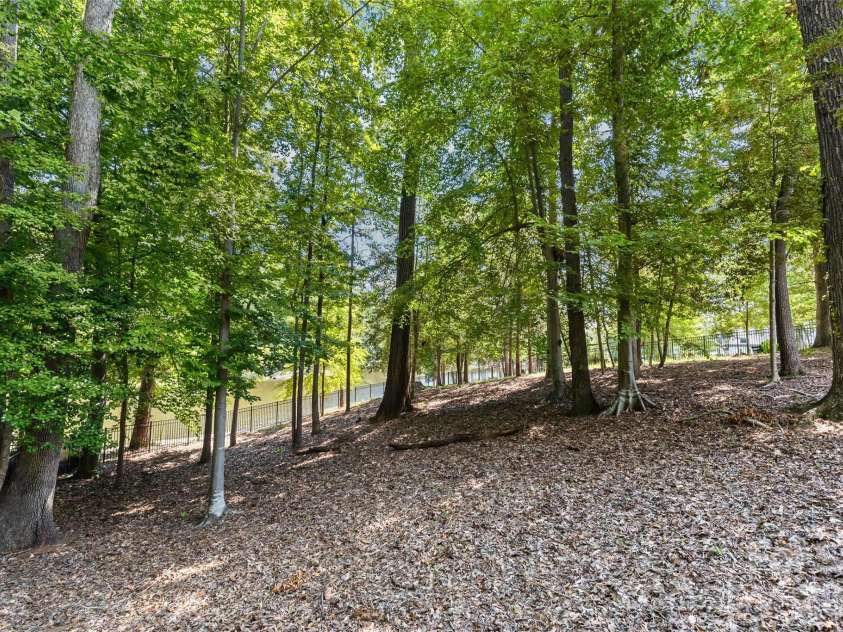 229 South Shore Drive, Belmont, NC 28012.  MLS# CAR4414792, YatesRealty ID 52478. 
