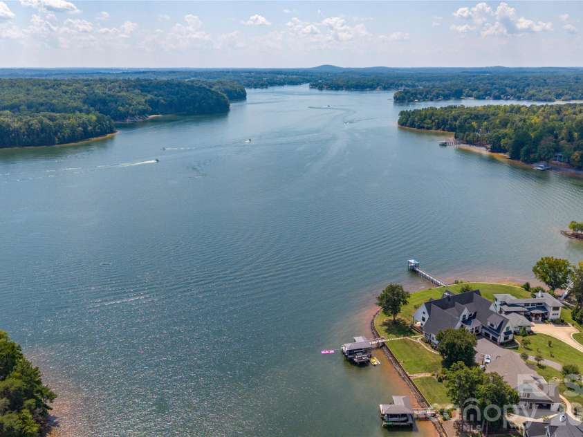 229 South Shore Drive, Belmont, NC 28012.  MLS# CAR4414792, YatesRealty ID 52478. 