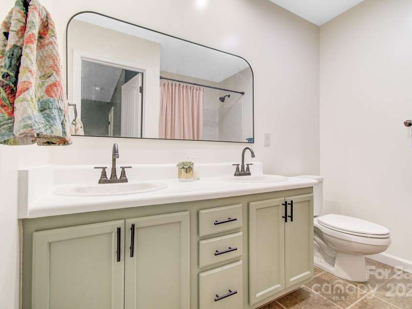 15 Lees Creek Road, Asheville, NC 28806.  MLS# CAR4330522, YatesRealty ID 5248. 