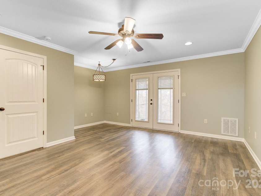 15 Lees Creek Road, Asheville, NC 28806.  MLS# CAR4330522, YatesRealty ID 5248. 