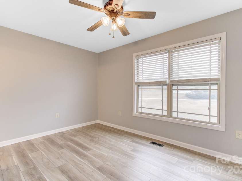 15 Lees Creek Road, Asheville, NC 28806.  MLS# CAR4330522, YatesRealty ID 5248. 
