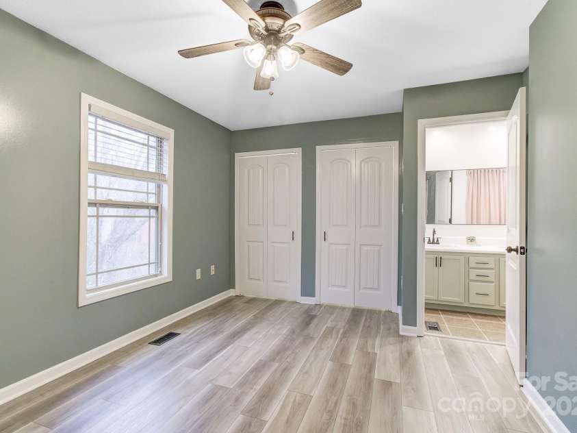 15 Lees Creek Road, Asheville, NC 28806.  MLS# CAR4330522, YatesRealty ID 5248. 