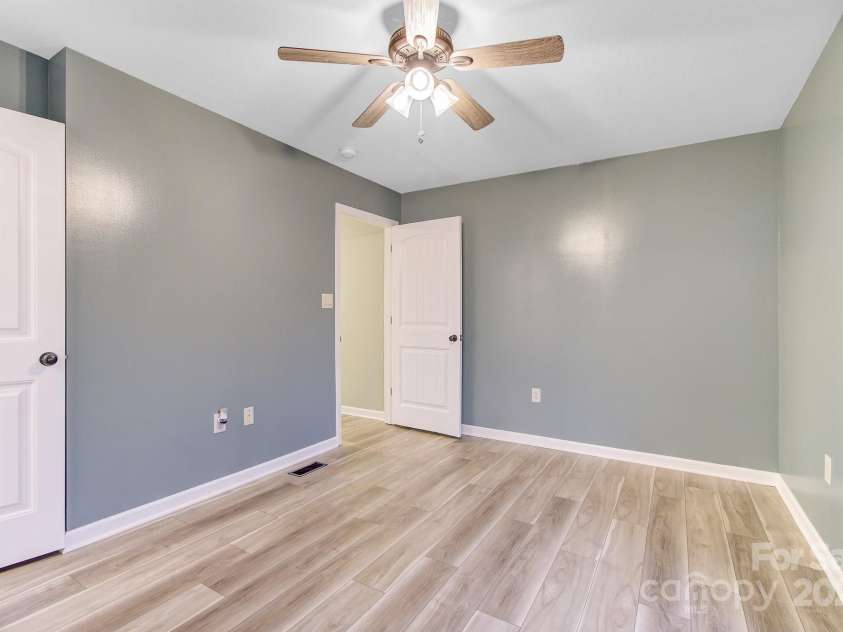 15 Lees Creek Road, Asheville, NC 28806.  MLS# CAR4330522, YatesRealty ID 5248. 