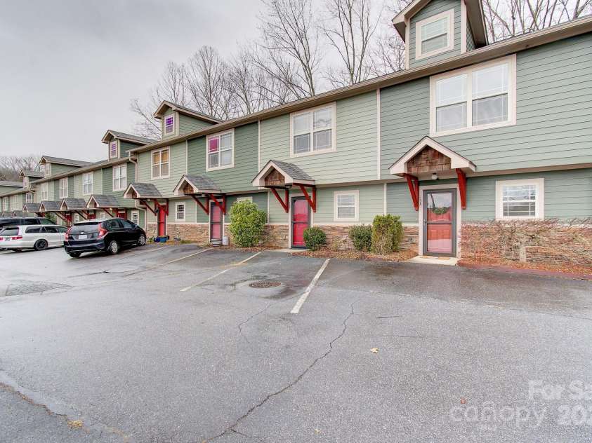 15 Lees Creek Road, Asheville, NC 28806.  MLS# CAR4330522, YatesRealty ID 5248. 