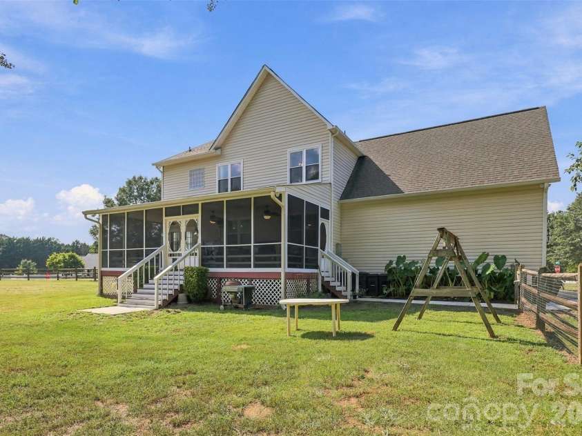 104 Felix Lane, York, SC 29745.  MLS# CAR4424734, YatesRealty ID 52480. Back