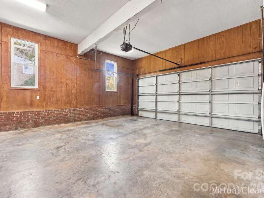 104 Felix Lane, York, SC 29745.  MLS# CAR4424734, YatesRealty ID 52480. Garage