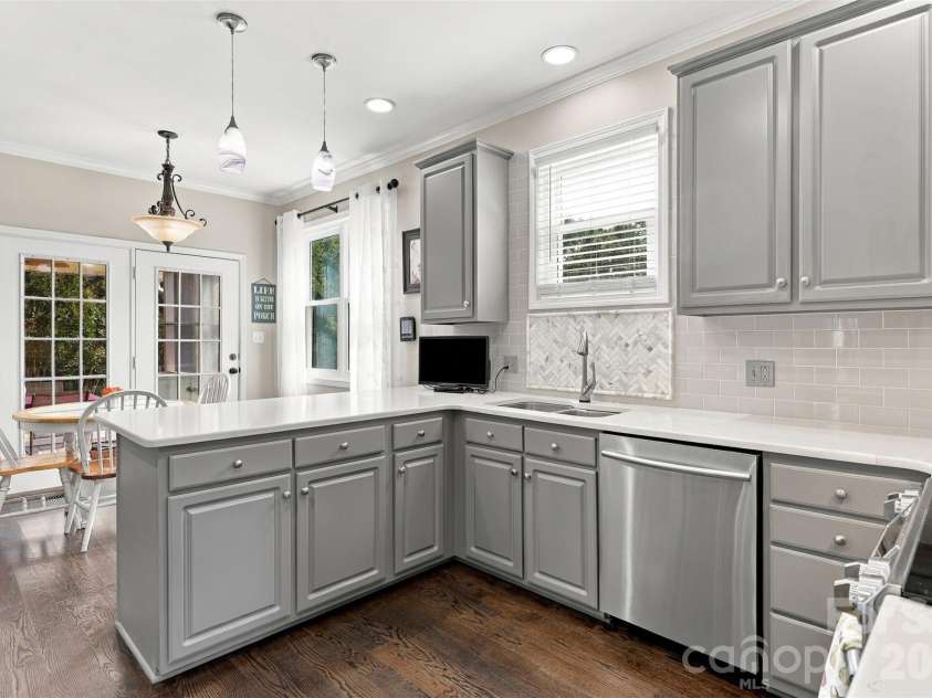 104 Felix Lane, York, SC 29745.  MLS# CAR4424734, YatesRealty ID 52480. Kitchen