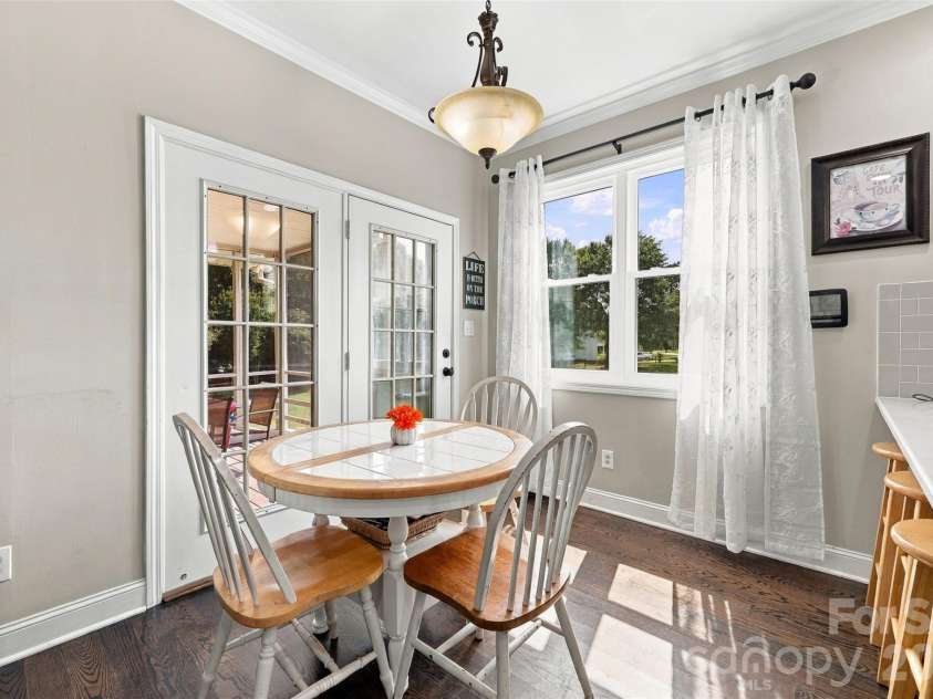 104 Felix Lane, York, SC 29745.  MLS# CAR4424734, YatesRealty ID 52480. Kitchen with Eating area