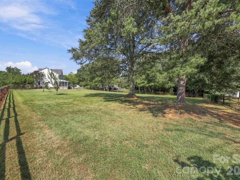 104 Felix Lane, York, SC 29745.  MLS# CAR4424734, YatesRealty ID 52480. Yard