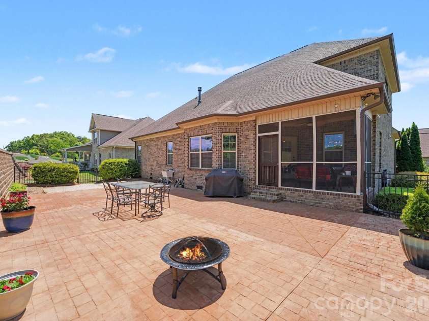 489 Lotus Court, Lewisville, NC 27023.  MLS# CAR4427328, YatesRealty ID 52483. 