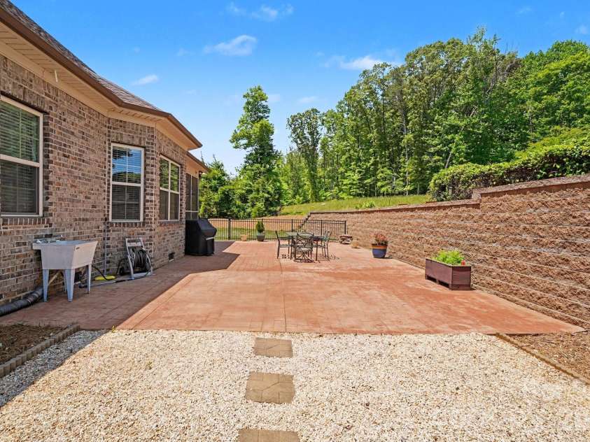 489 Lotus Court, Lewisville, NC 27023.  MLS# CAR4427328, YatesRealty ID 52483. 