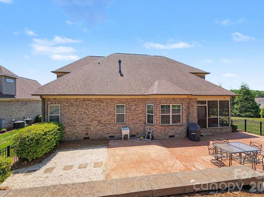 489 Lotus Court, Lewisville, NC 27023.  MLS# CAR4427328, YatesRealty ID 52483. 