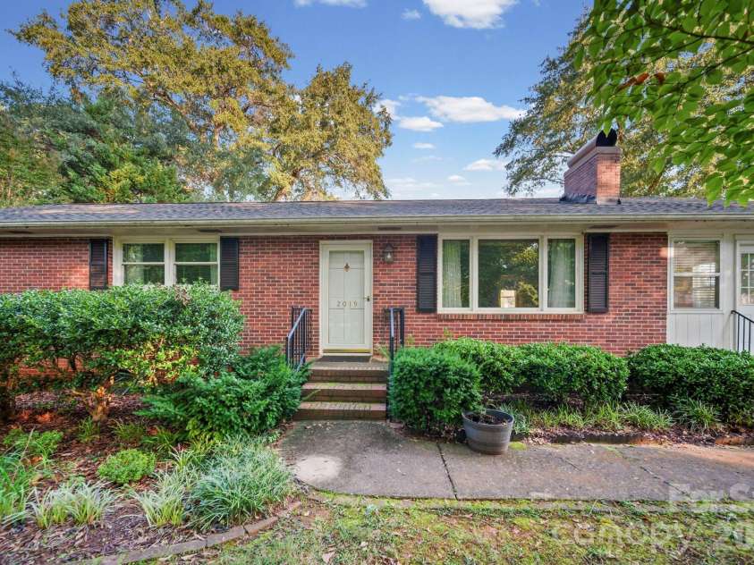 2019 Carol Drive, Gastonia, NC 28054.  MLS# CAR4425027, YatesRealty ID 52485. 