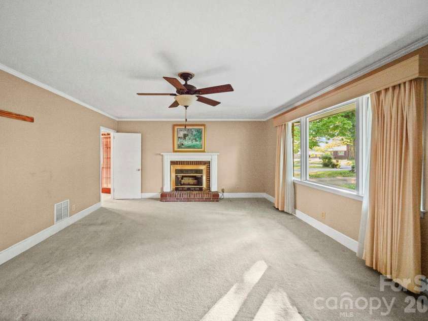 2019 Carol Drive, Gastonia, NC 28054.  MLS# CAR4425027, YatesRealty ID 52485. 