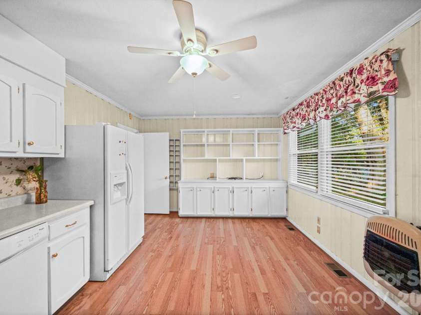 2019 Carol Drive, Gastonia, NC 28054.  MLS# CAR4425027, YatesRealty ID 52485. 