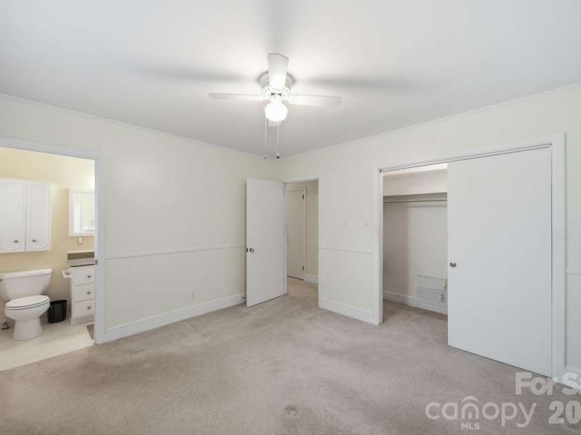 2019 Carol Drive, Gastonia, NC 28054.  MLS# CAR4425027, YatesRealty ID 52485. 