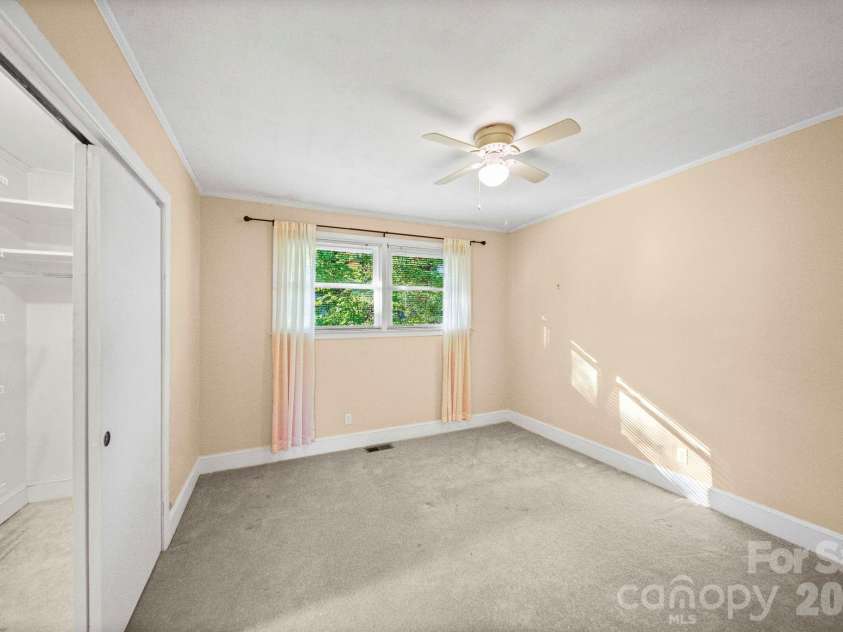 2019 Carol Drive, Gastonia, NC 28054.  MLS# CAR4425027, YatesRealty ID 52485. 