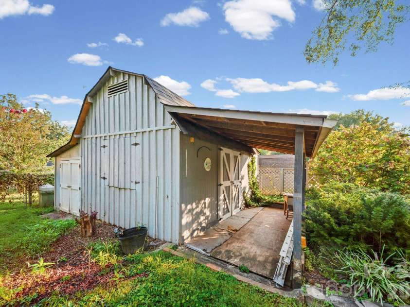 2019 Carol Drive, Gastonia, NC 28054.  MLS# CAR4425027, YatesRealty ID 52485. 
