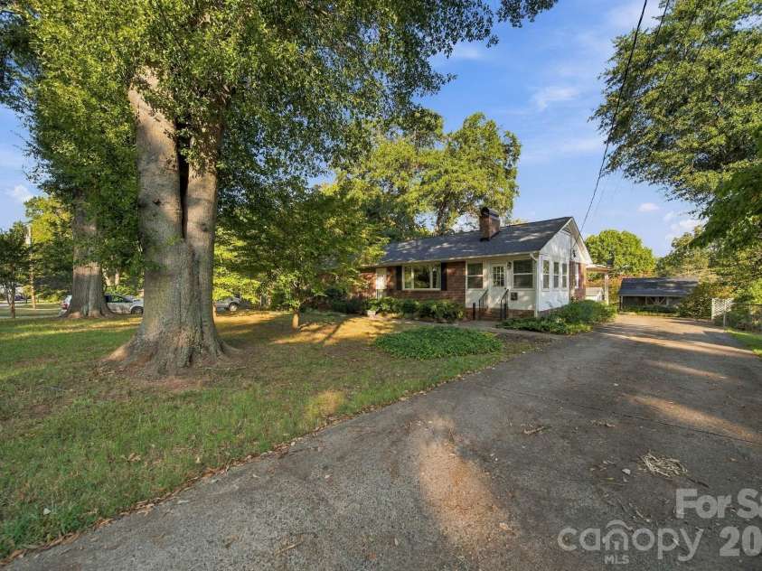 2019 Carol Drive, Gastonia, NC 28054.  MLS# CAR4425027, YatesRealty ID 52485. 