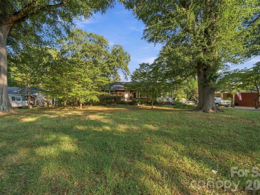 2019 Carol Drive, Gastonia, NC 28054.  MLS# CAR4425027, YatesRealty ID 52485. 
