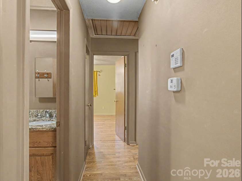 21 Coffey Circle, Asheville, NC 28806.  MLS# CAR4424466, YatesRealty ID 52488. 