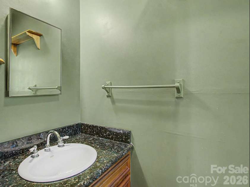 21 Coffey Circle, Asheville, NC 28806.  MLS# CAR4424466, YatesRealty ID 52488. 