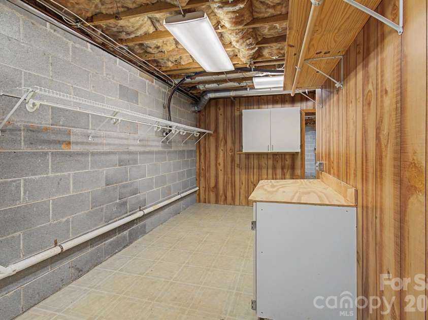 21 Coffey Circle, Asheville, NC 28806.  MLS# CAR4424466, YatesRealty ID 52488. 